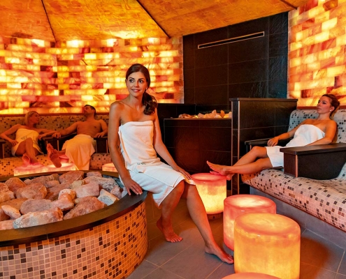 Salzsteingrotte in der Saunawelt im Vitarium der Rottal Terme